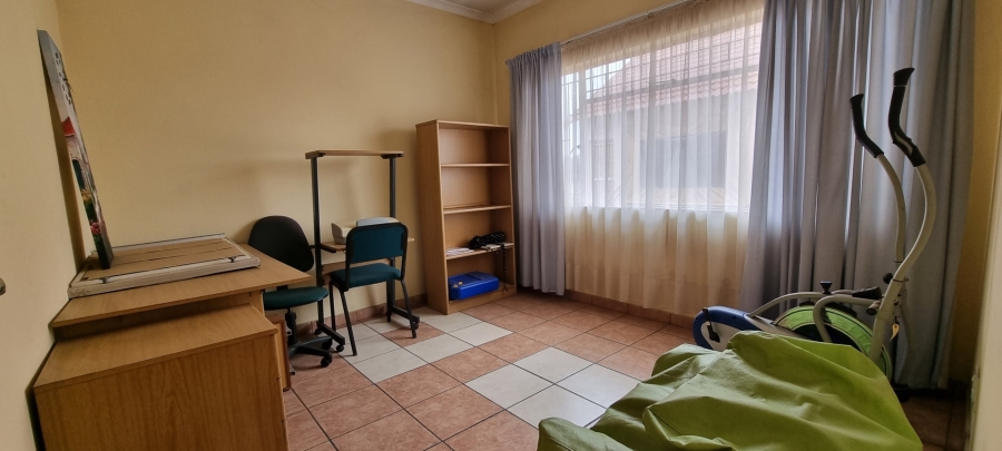 8 Bedroom Property for Sale in Sunward Park Gauteng