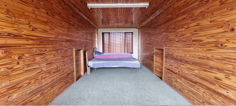 8 Bedroom Property for Sale in Sunward Park Gauteng