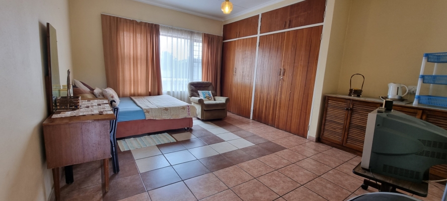 8 Bedroom Property for Sale in Sunward Park Gauteng