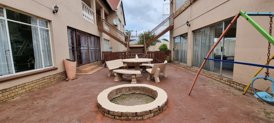 8 Bedroom Property for Sale in Sunward Park Gauteng