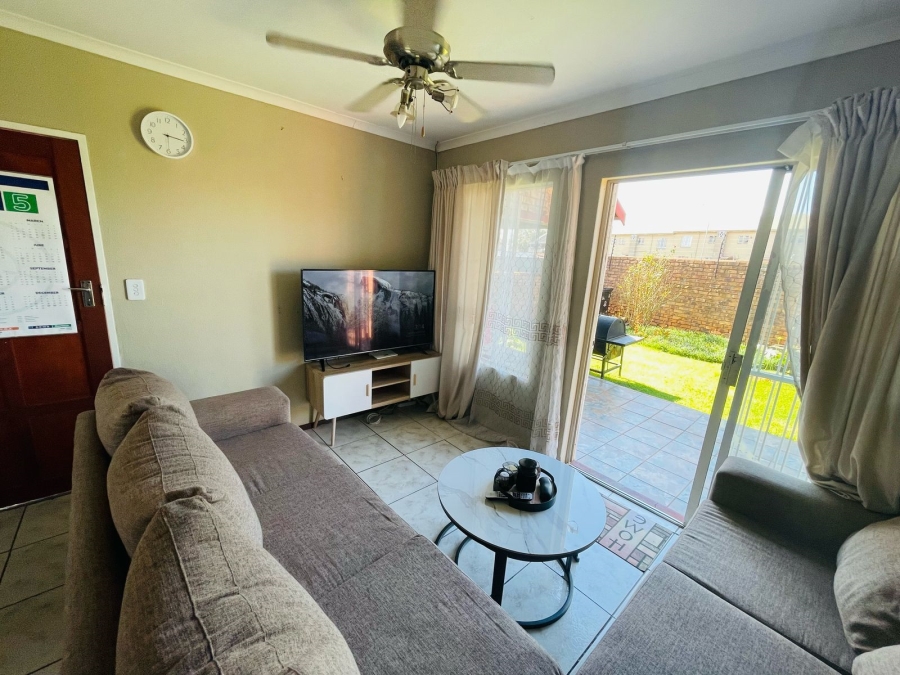 To Let 2 Bedroom Property for Rent in Norkem Park Gauteng