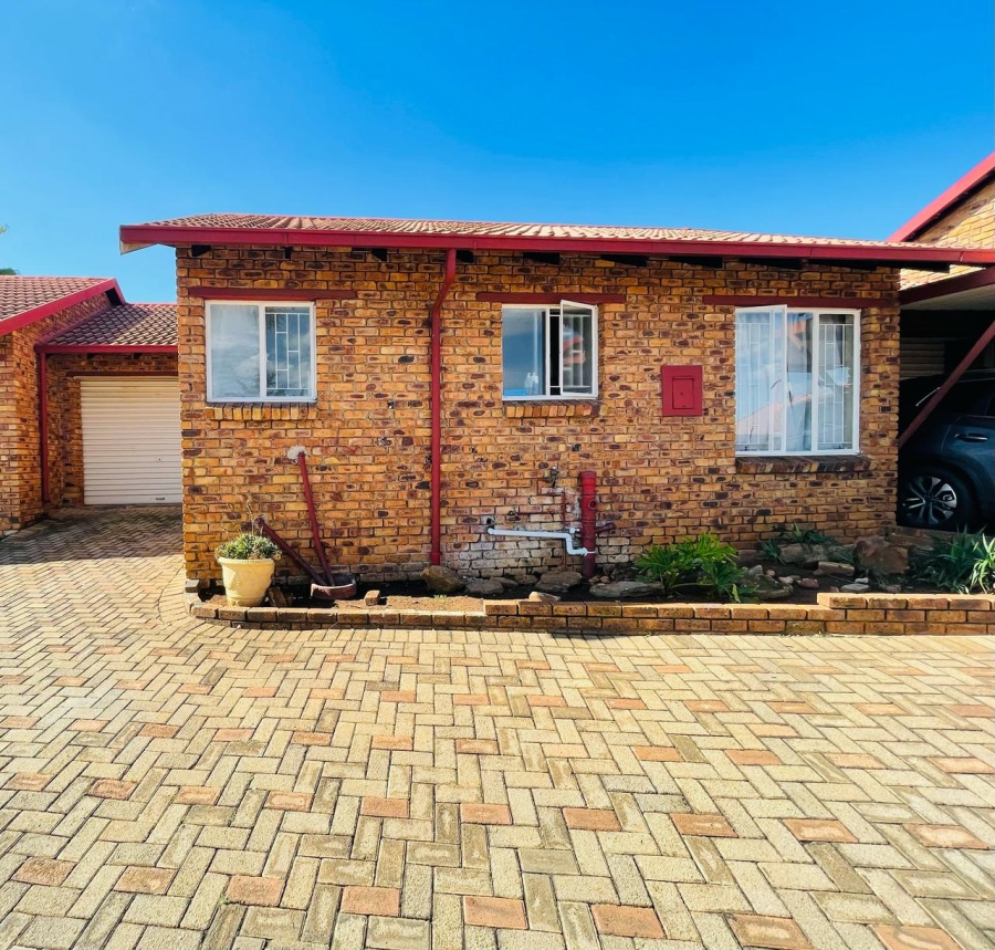 To Let 2 Bedroom Property for Rent in Norkem Park Gauteng