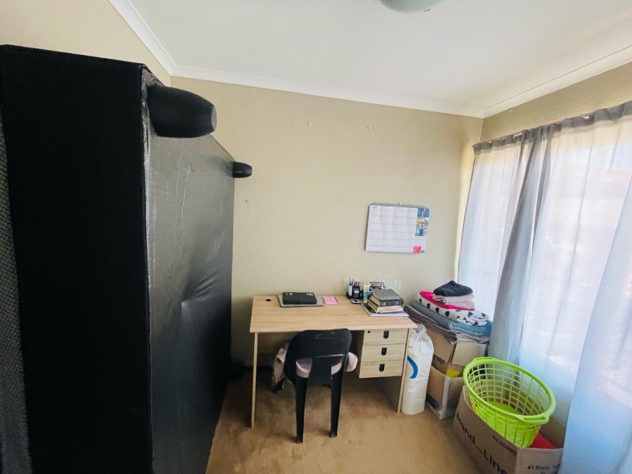 To Let 2 Bedroom Property for Rent in Norkem Park Gauteng
