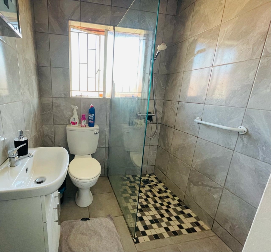 To Let 2 Bedroom Property for Rent in Norkem Park Gauteng