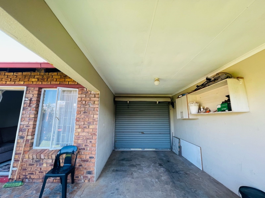To Let 2 Bedroom Property for Rent in Norkem Park Gauteng