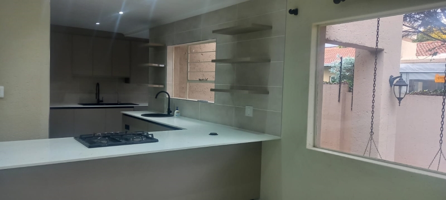 To Let 5 Bedroom Property for Rent in Ferndale Gauteng