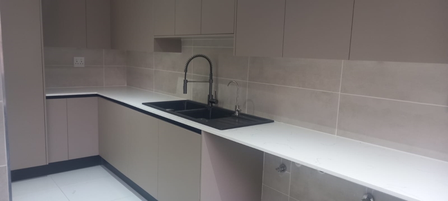 To Let 5 Bedroom Property for Rent in Ferndale Gauteng