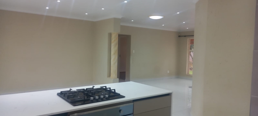 To Let 5 Bedroom Property for Rent in Ferndale Gauteng