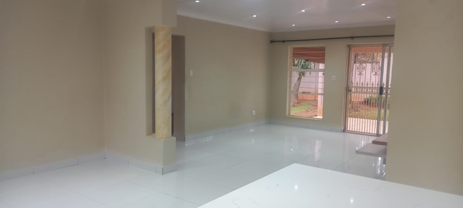 To Let 5 Bedroom Property for Rent in Ferndale Gauteng