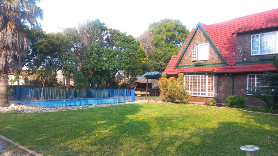 To Let 5 Bedroom Property for Rent in Ferndale Gauteng
