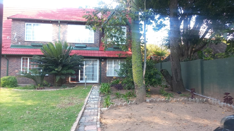 To Let 5 Bedroom Property for Rent in Ferndale Gauteng