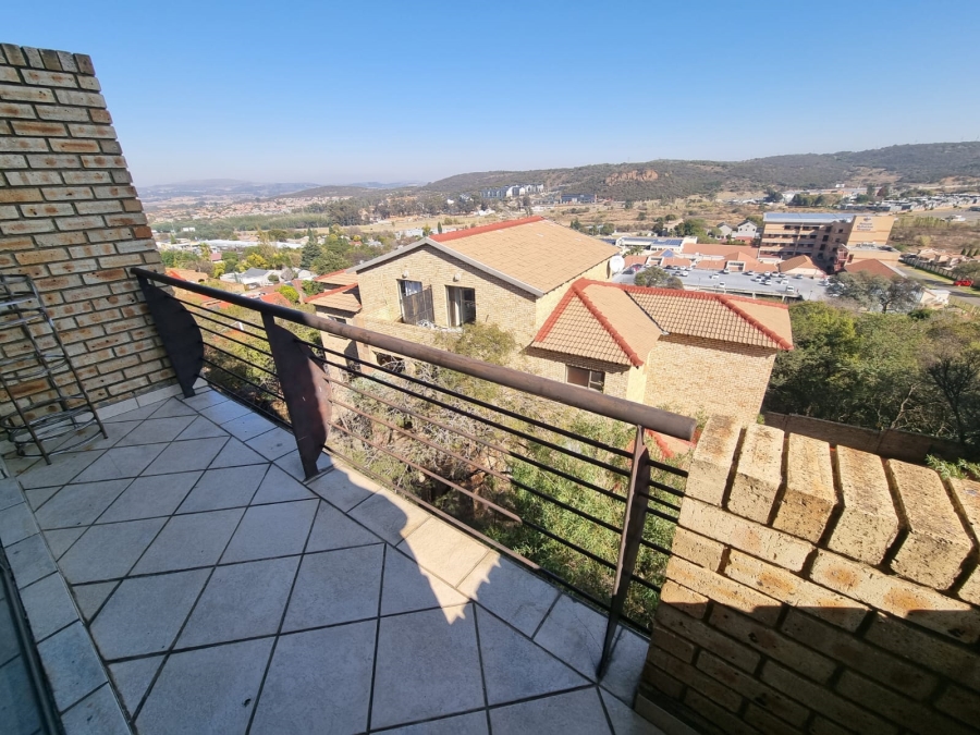 1 Bedroom Property for Sale in Mulbarton Gauteng