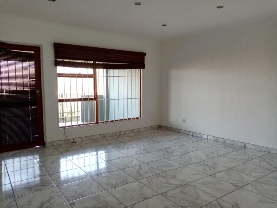 2 Bedroom Property for Sale in Bassonia Gauteng