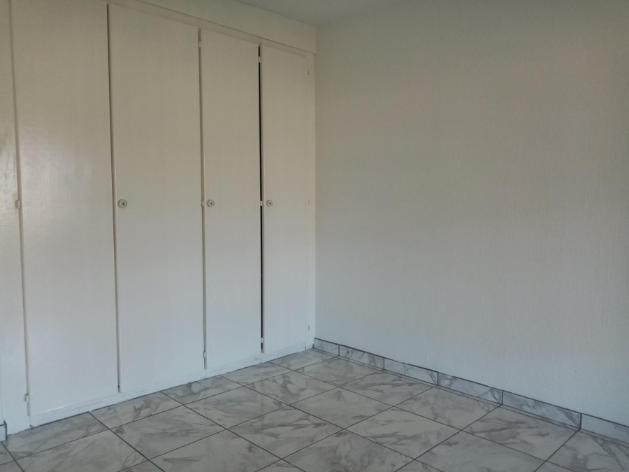 2 Bedroom Property for Sale in Bassonia Gauteng