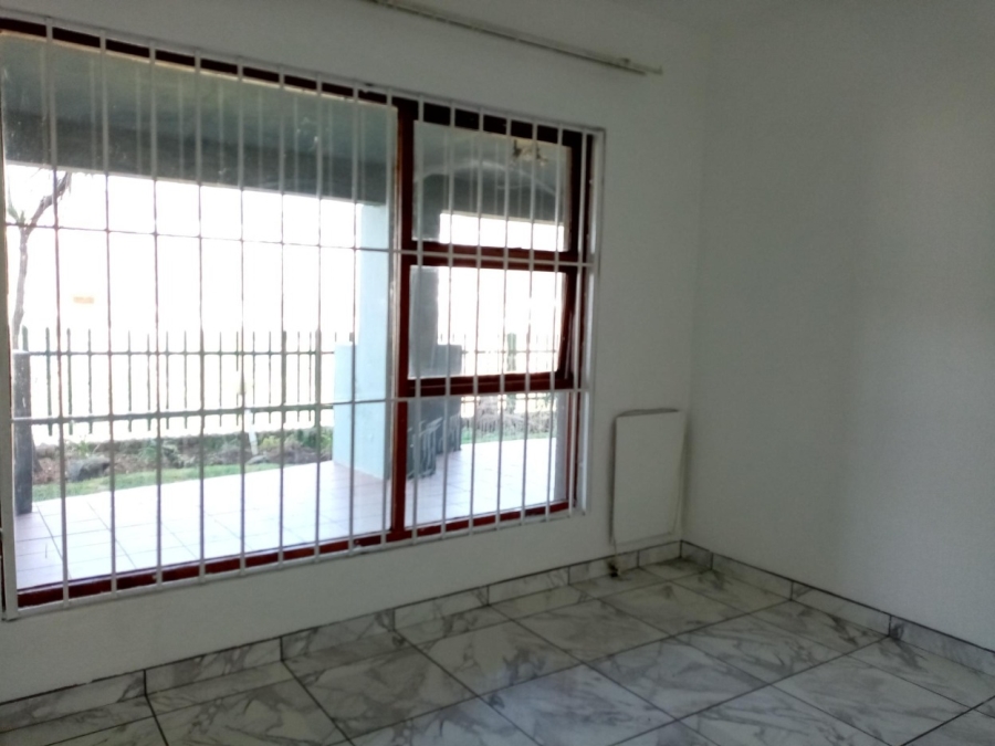 2 Bedroom Property for Sale in Bassonia Gauteng