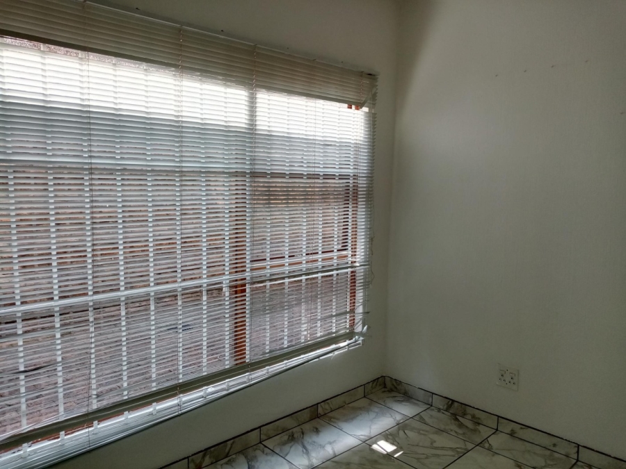 2 Bedroom Property for Sale in Bassonia Gauteng