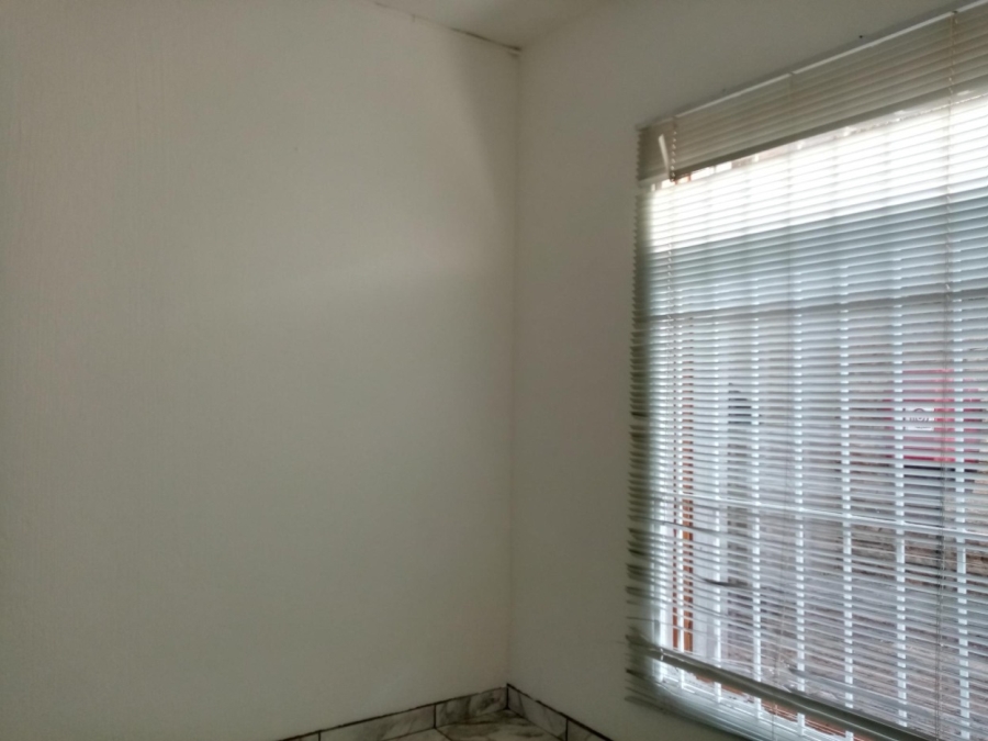 2 Bedroom Property for Sale in Bassonia Gauteng