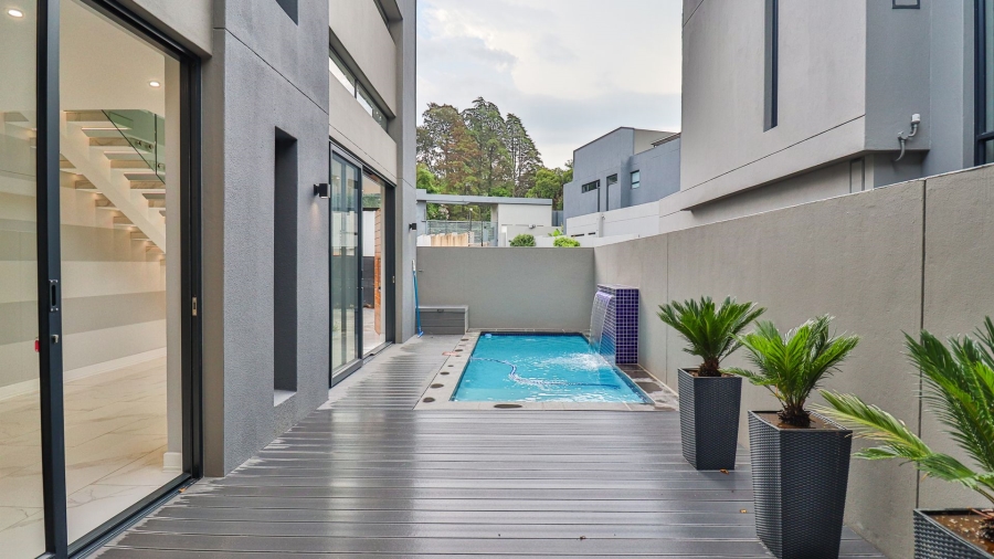 4 Bedroom Property for Sale in Morningside Manor Gauteng