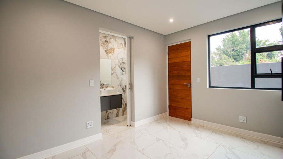 4 Bedroom Property for Sale in Morningside Manor Gauteng