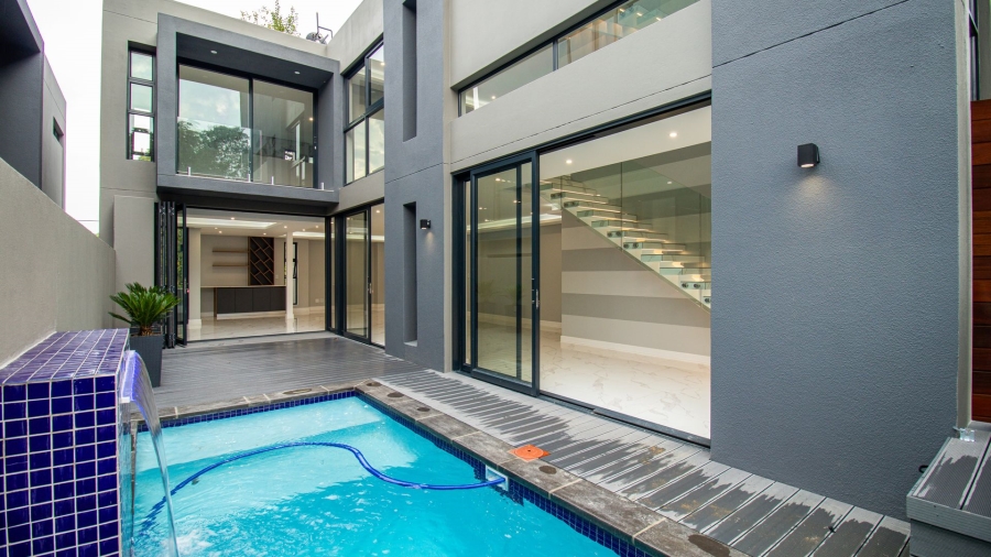 4 Bedroom Property for Sale in Morningside Manor Gauteng