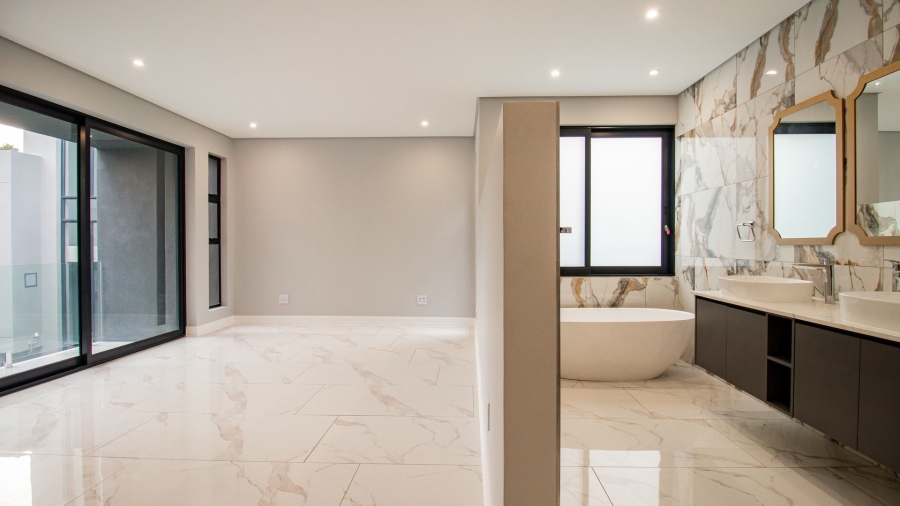 4 Bedroom Property for Sale in Morningside Manor Gauteng