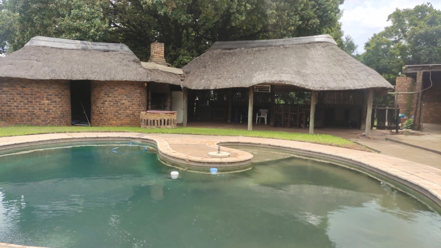 6 Bedroom Property for Sale in Vaalbank Gauteng