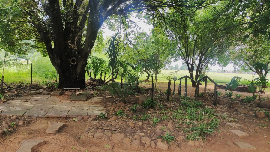 6 Bedroom Property for Sale in Vaalbank Gauteng