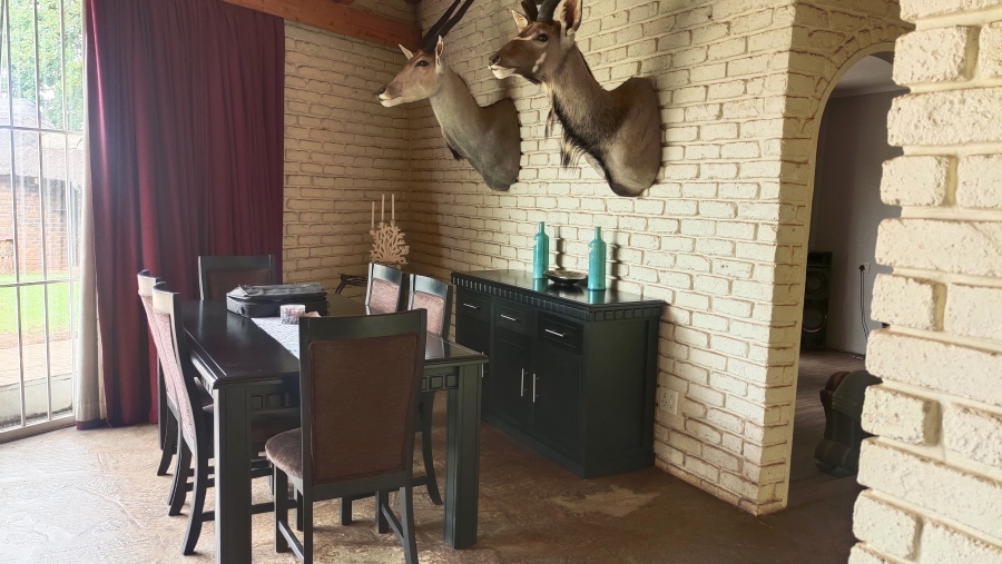 6 Bedroom Property for Sale in Vaalbank Gauteng