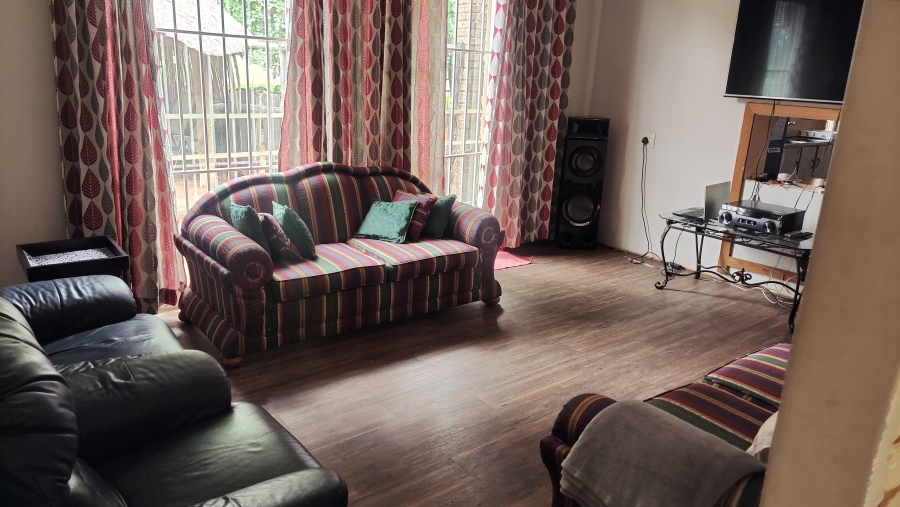 6 Bedroom Property for Sale in Vaalbank Gauteng