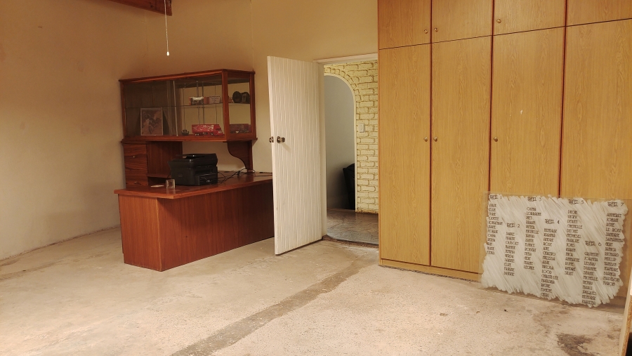 6 Bedroom Property for Sale in Vaalbank Gauteng