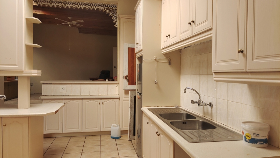 6 Bedroom Property for Sale in Vaalbank Gauteng