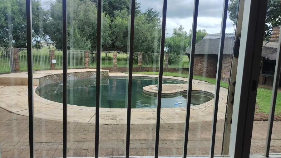 6 Bedroom Property for Sale in Vaalbank Gauteng