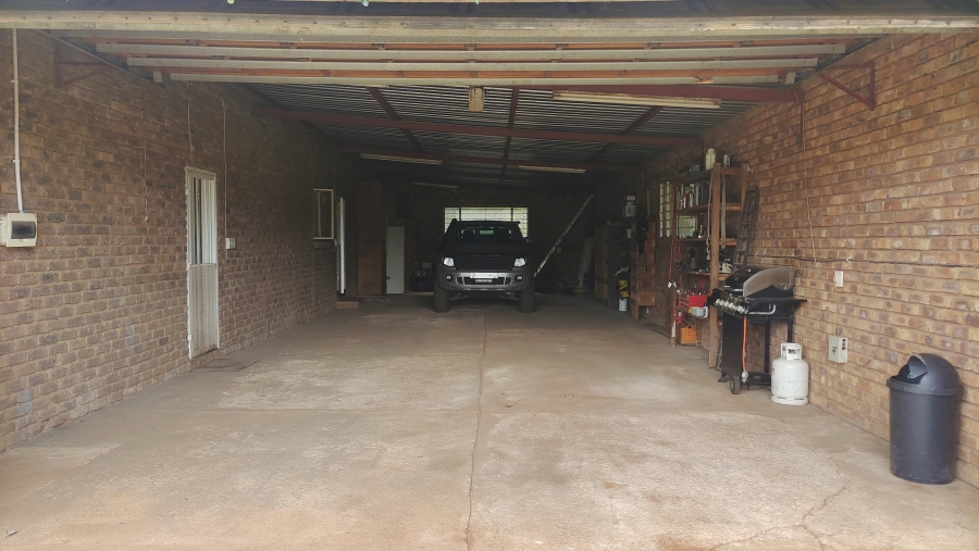 6 Bedroom Property for Sale in Vaalbank Gauteng