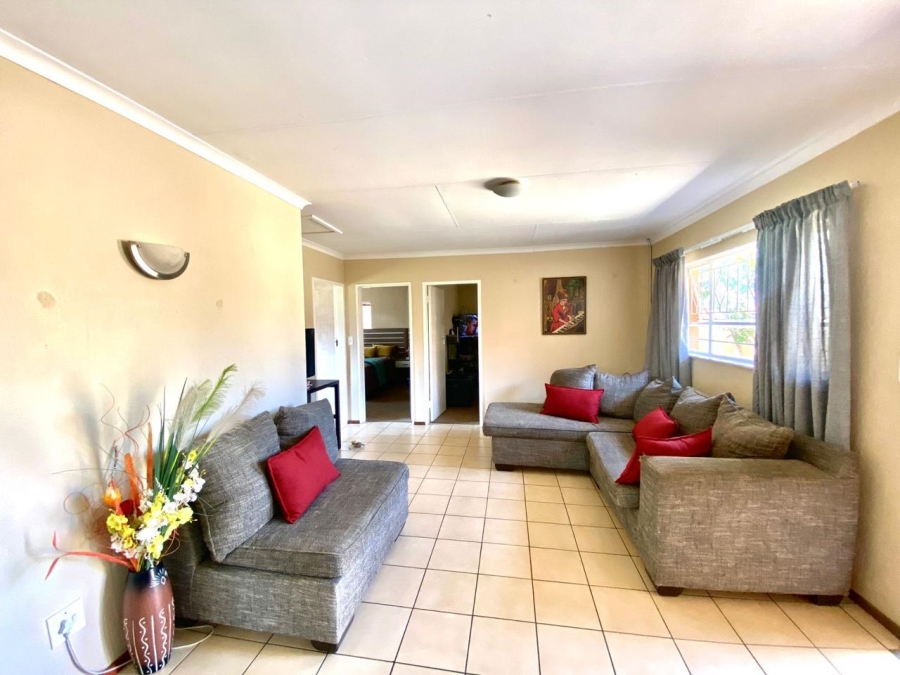 3 Bedroom Property for Sale in Little Falls Gauteng