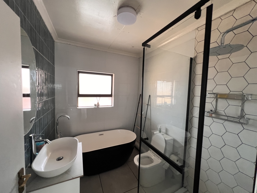 2 Bedroom Property for Sale in Alberton Central Gauteng