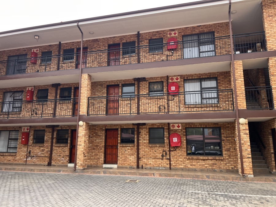 2 Bedroom Property for Sale in Alberton Central Gauteng