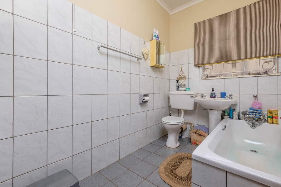3 Bedroom Property for Sale in Tarlton Gauteng