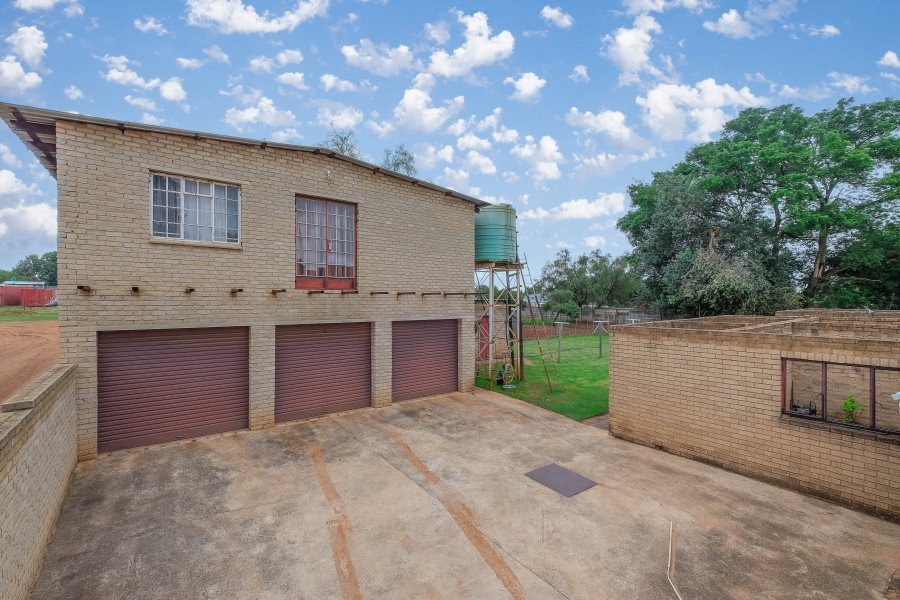 3 Bedroom Property for Sale in Tarlton Gauteng
