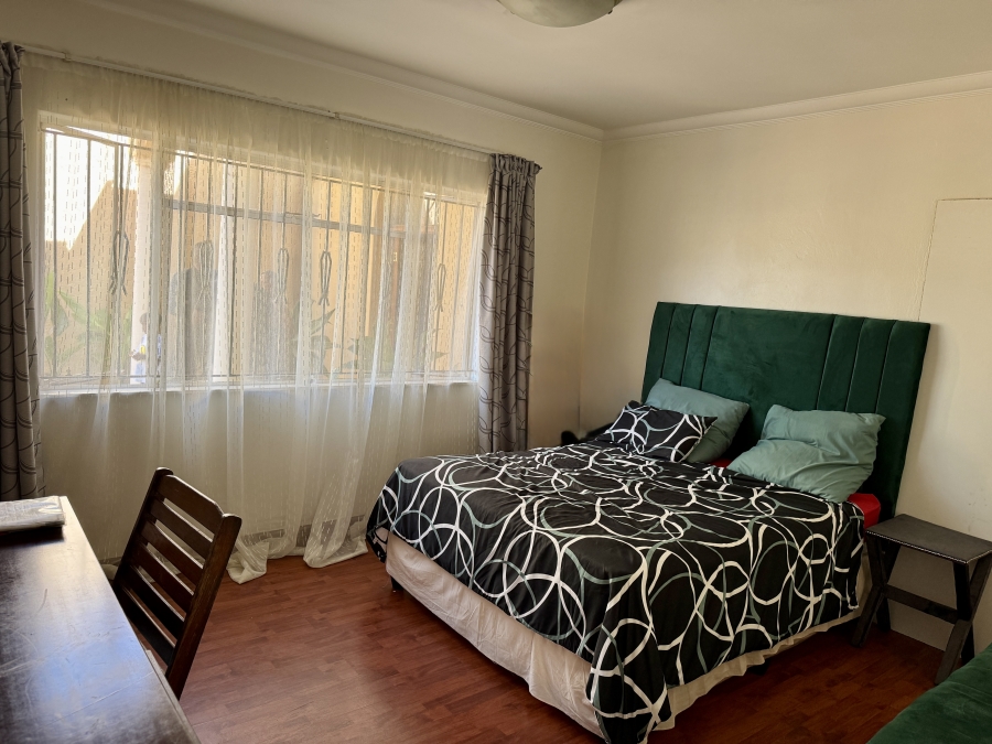 8 Bedroom Property for Sale in Glen Austin Gauteng