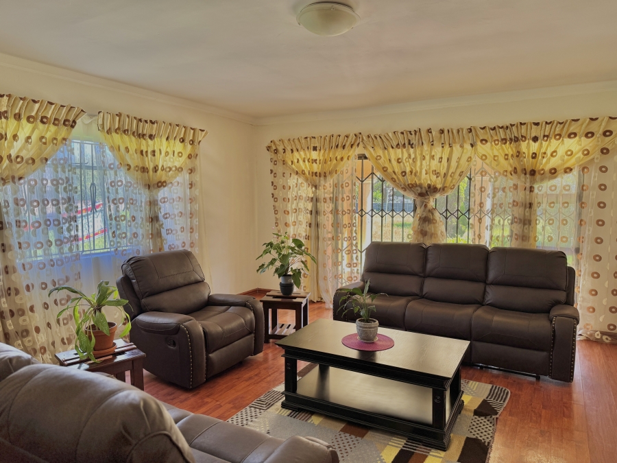 8 Bedroom Property for Sale in Glen Austin Gauteng