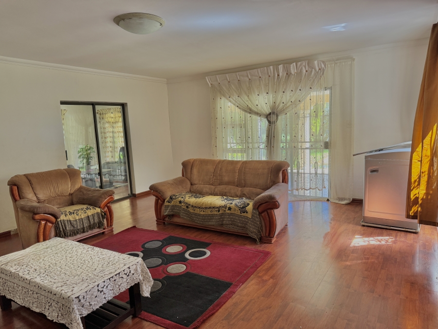 8 Bedroom Property for Sale in Glen Austin Gauteng