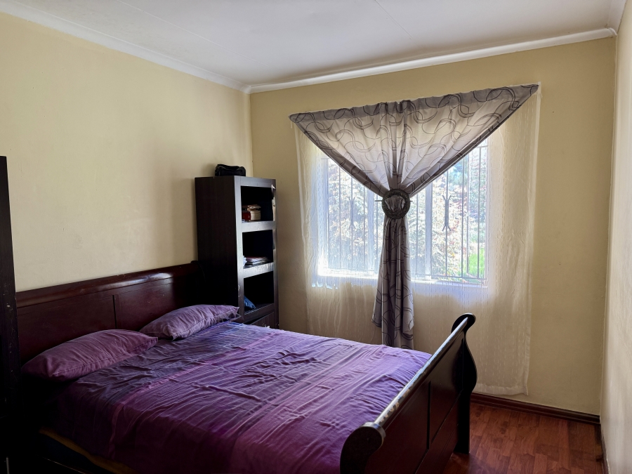 8 Bedroom Property for Sale in Glen Austin Gauteng