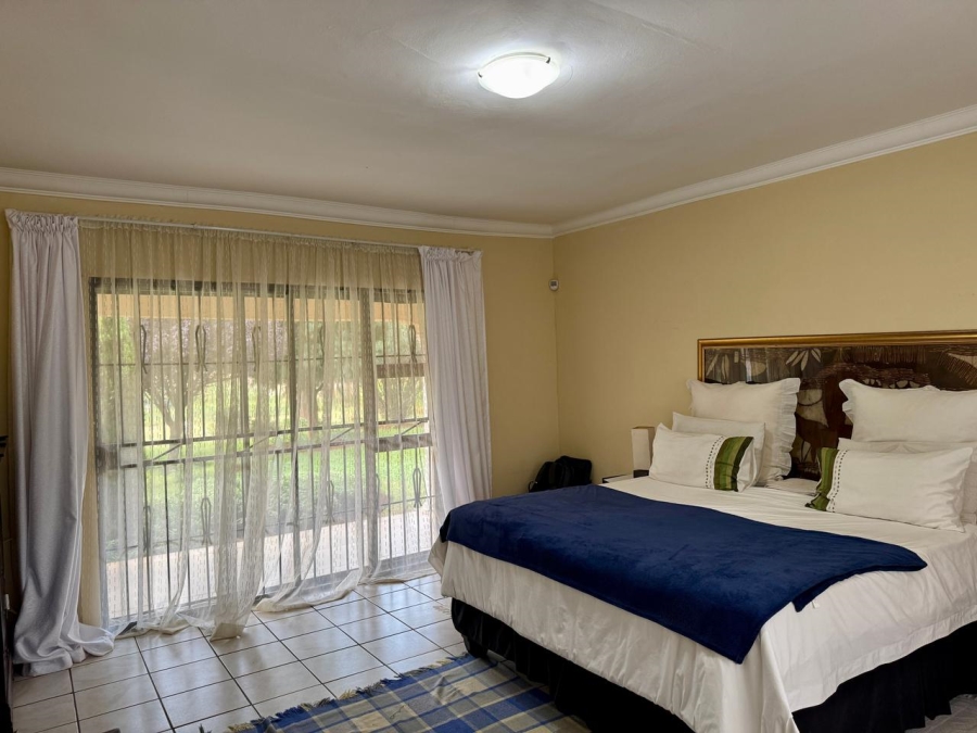 8 Bedroom Property for Sale in Glen Austin Gauteng