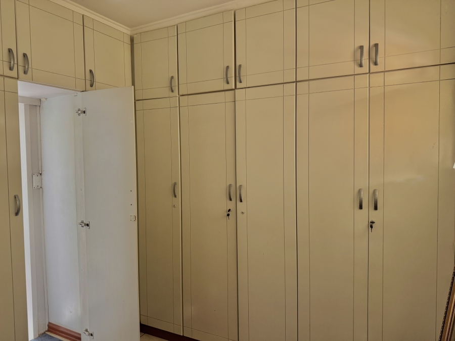 8 Bedroom Property for Sale in Glen Austin Gauteng