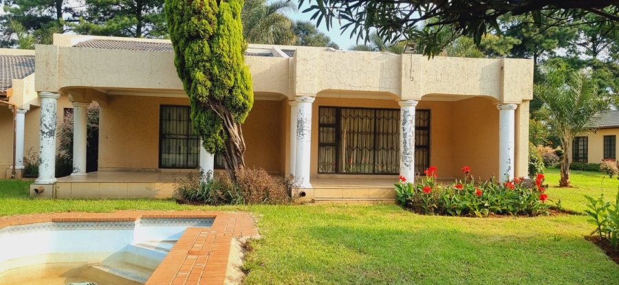 8 Bedroom Property for Sale in Glen Austin Gauteng