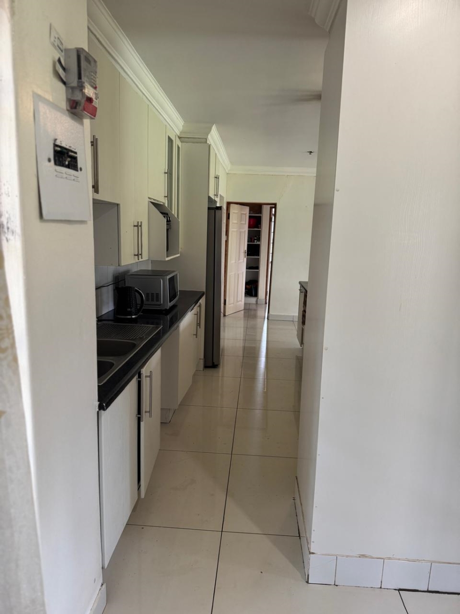 8 Bedroom Property for Sale in Glen Austin Gauteng