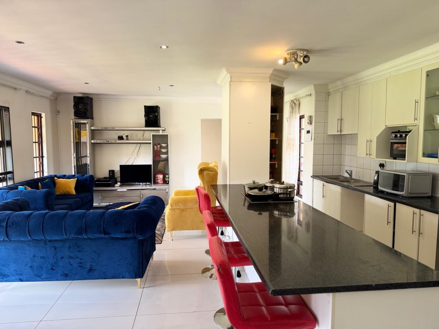 8 Bedroom Property for Sale in Glen Austin Gauteng