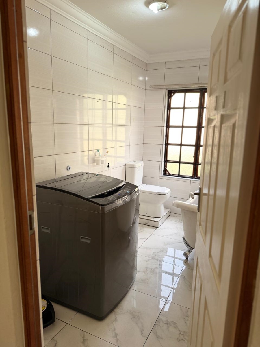 8 Bedroom Property for Sale in Glen Austin Gauteng