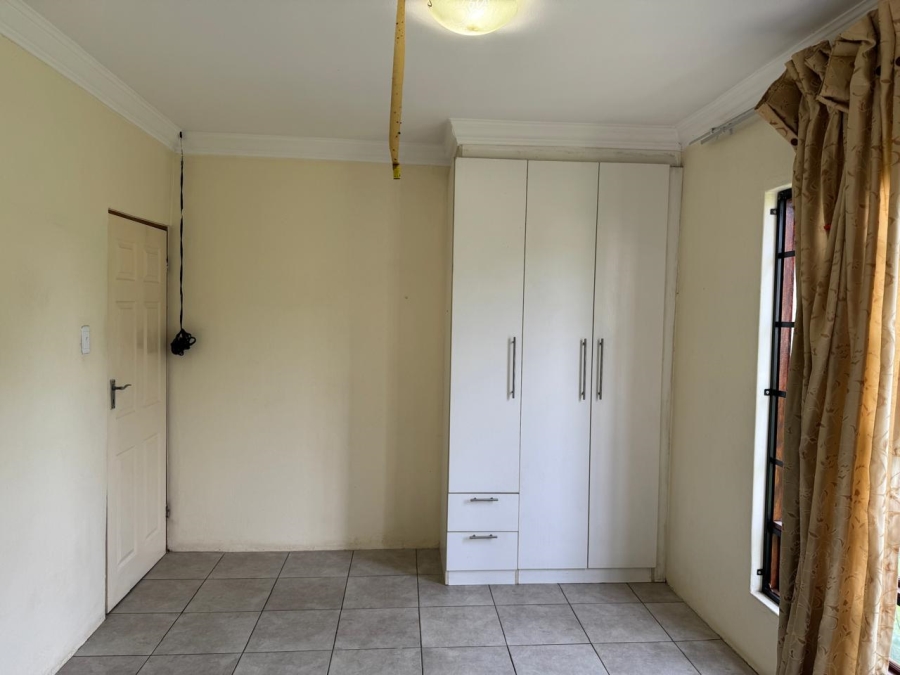 8 Bedroom Property for Sale in Glen Austin Gauteng
