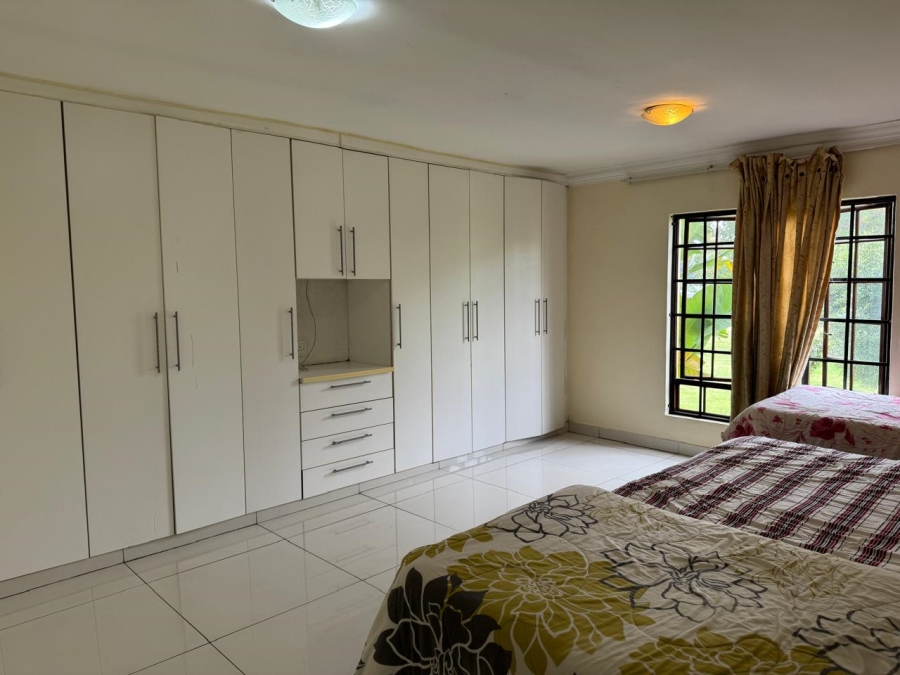 8 Bedroom Property for Sale in Glen Austin Gauteng